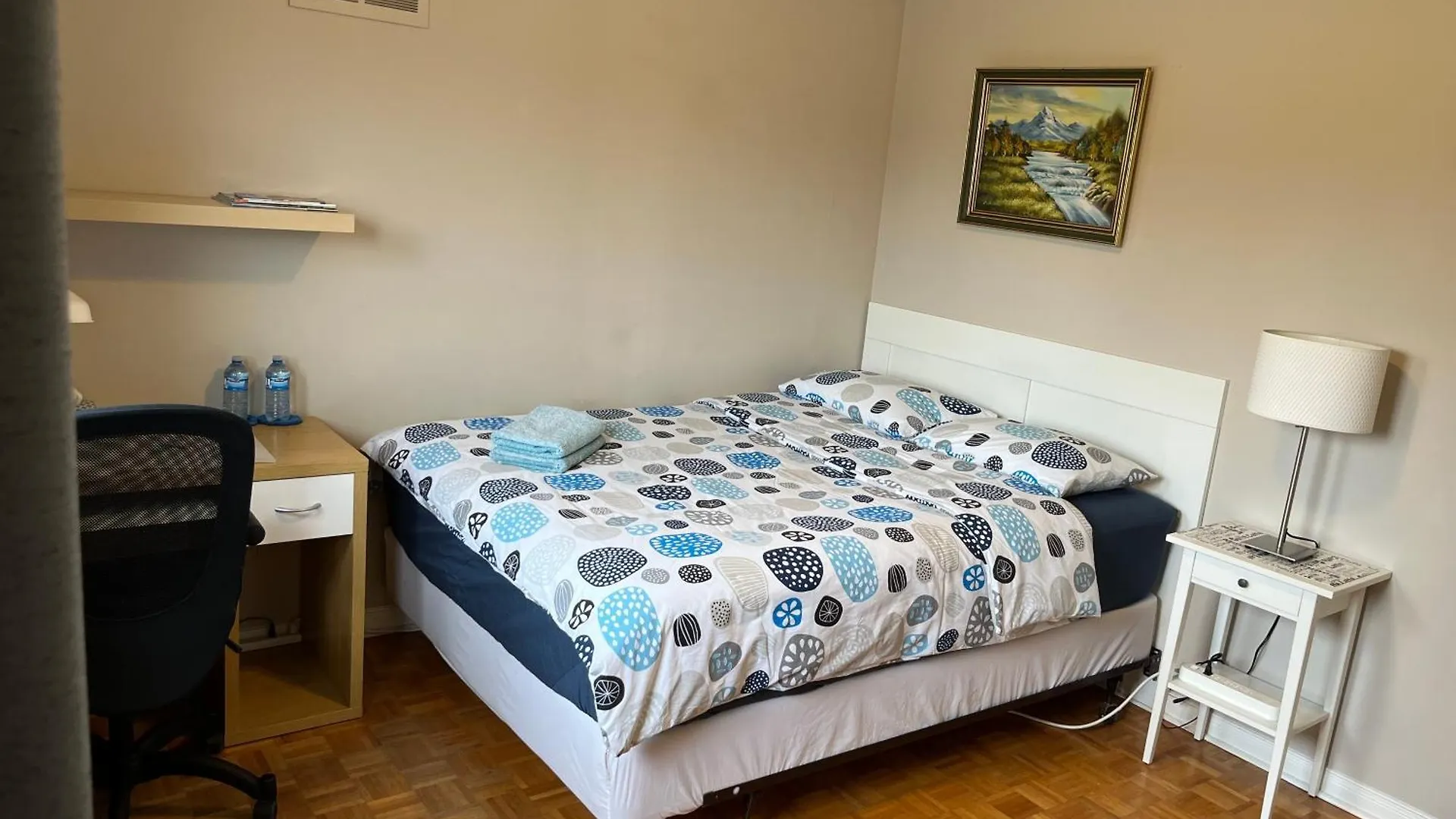 Guest house Comfort Stays Near Toronto Airport Mississauga