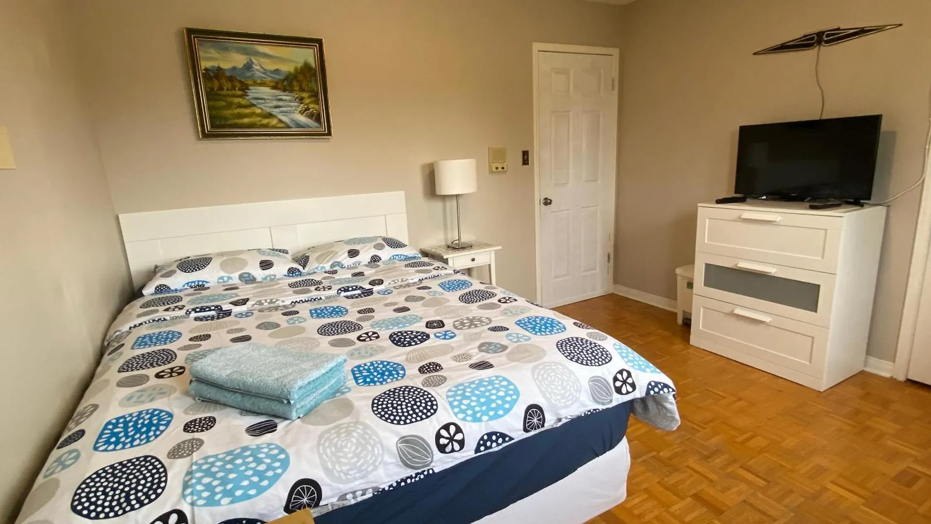 Comfort Stays Near Toronto Airport Mississauga 0*,  Canada